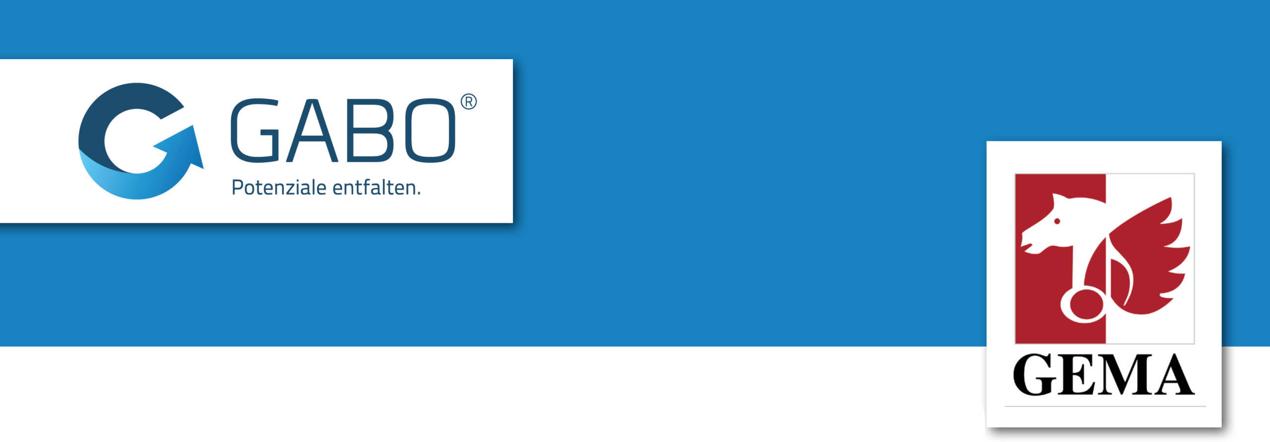 Das Bild zeigt zwei Logos auf einem blau-weißen Hintergrund, die Softwarelösungen hervorheben. Links enthält das Gabo-Logo den Slogan „Potenziale entfalten“. Rechts zeigt das Gema-Logo eine stilisierte Grafik, die auf virtuelle Zusammenarbeit und robuste IT-Infrastruktur hinweist.